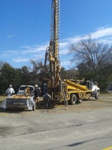 Canterra Combo Rig utilizing Hollow Stem Augers to install a 6-inch double cased well